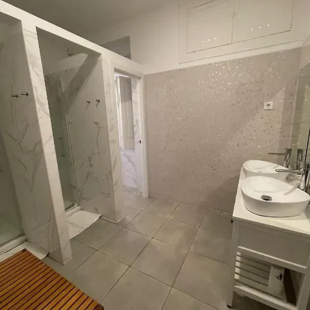 Ubytování v soukromí Double With Shared Bathroom